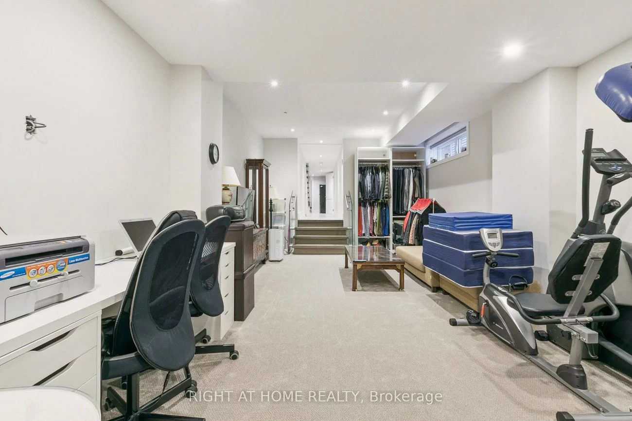 341, Balliol, Mount Pleasant East, Toronto