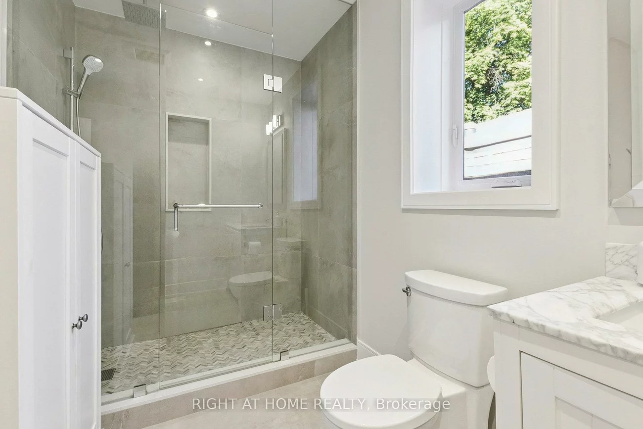 341, Balliol, Mount Pleasant East, Toronto