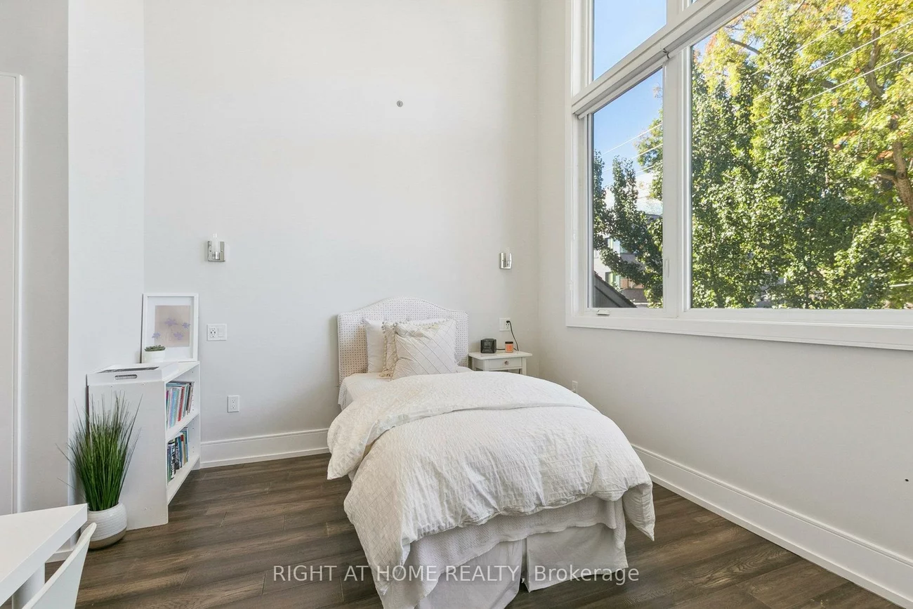 341, Balliol, Mount Pleasant East, Toronto