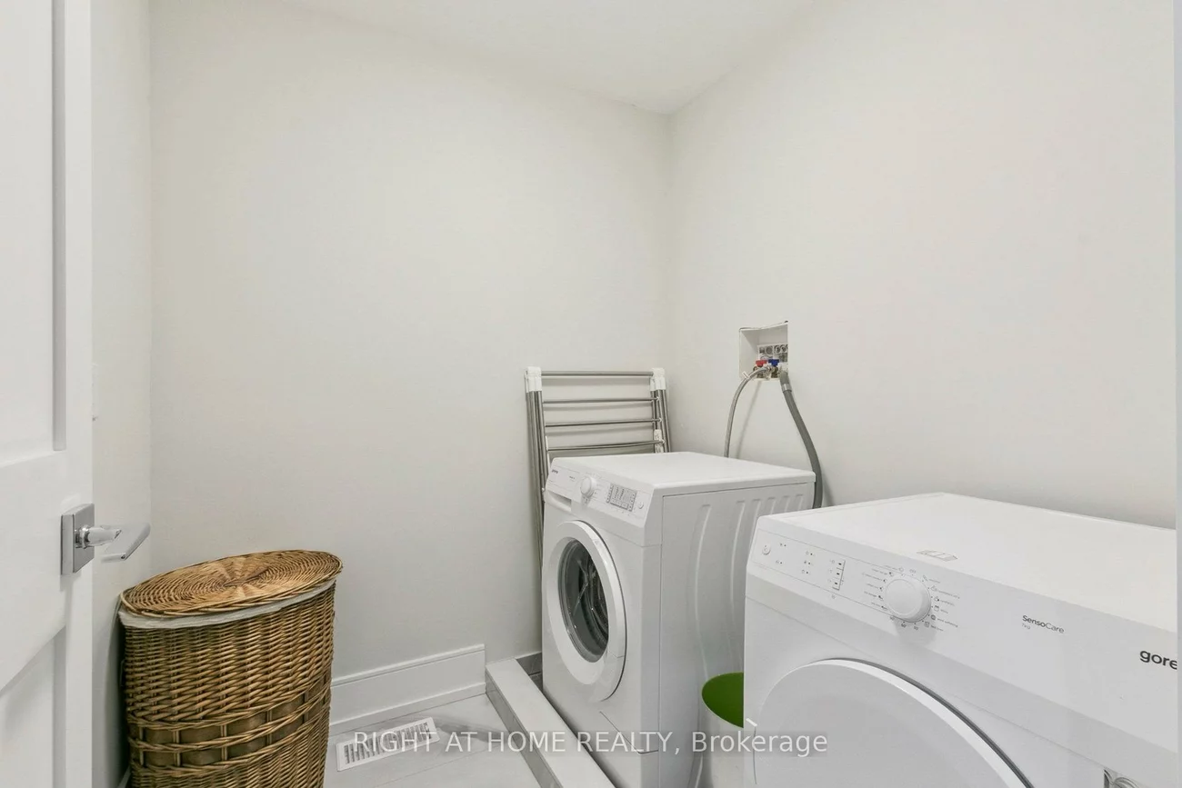 341, Balliol, Mount Pleasant East, Toronto