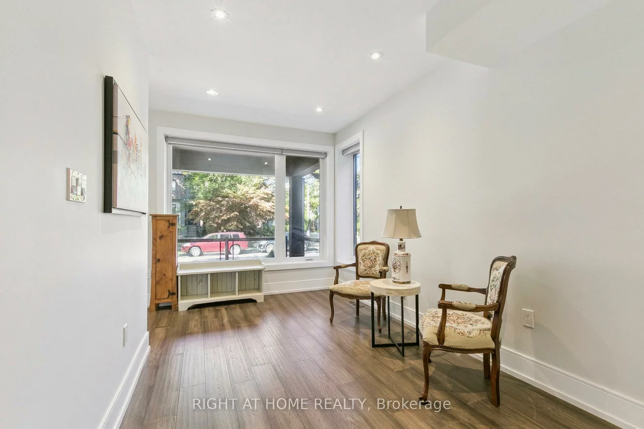 341, Balliol, Mount Pleasant East, Toronto