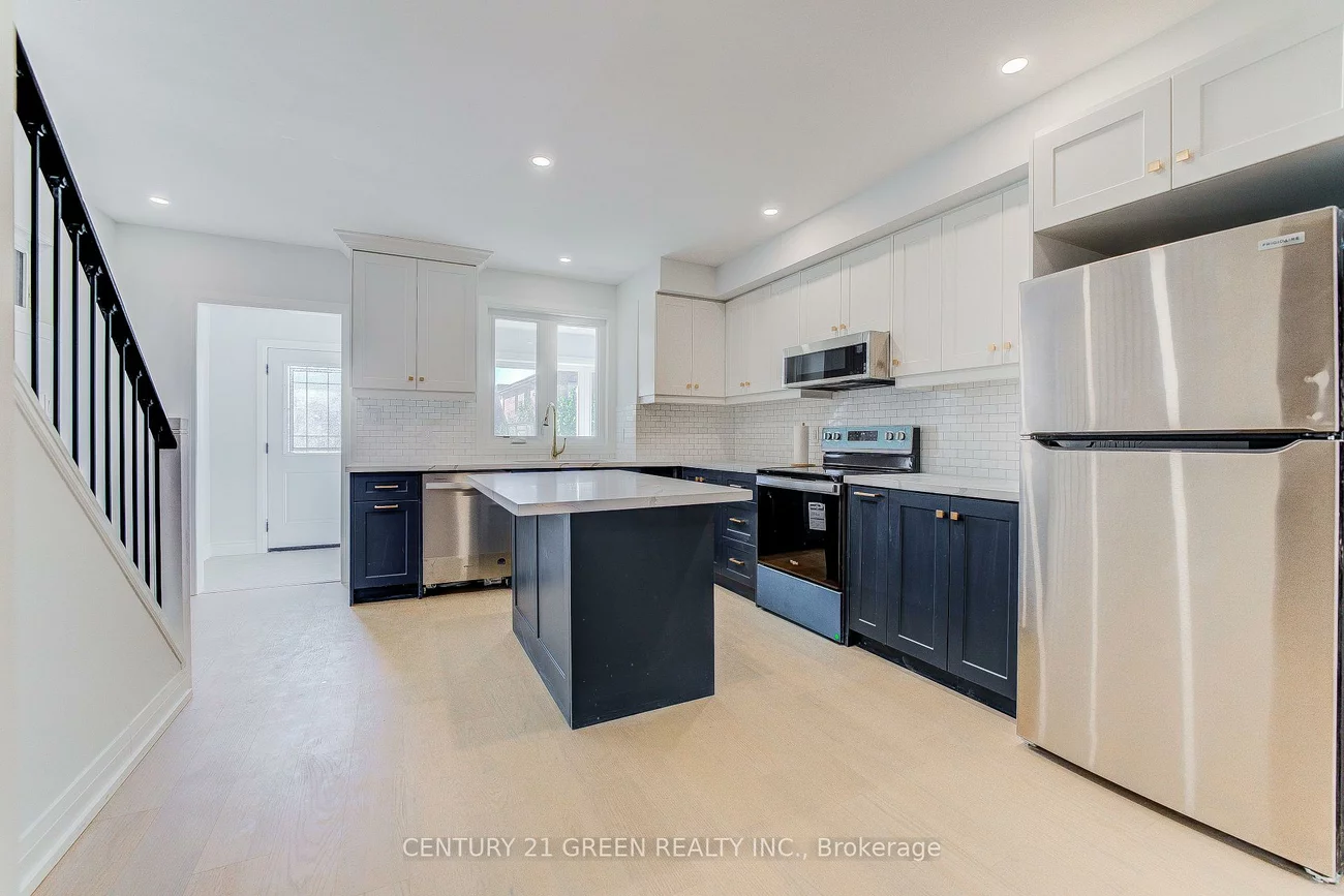 259, Robina, Oakwood Village, Toronto