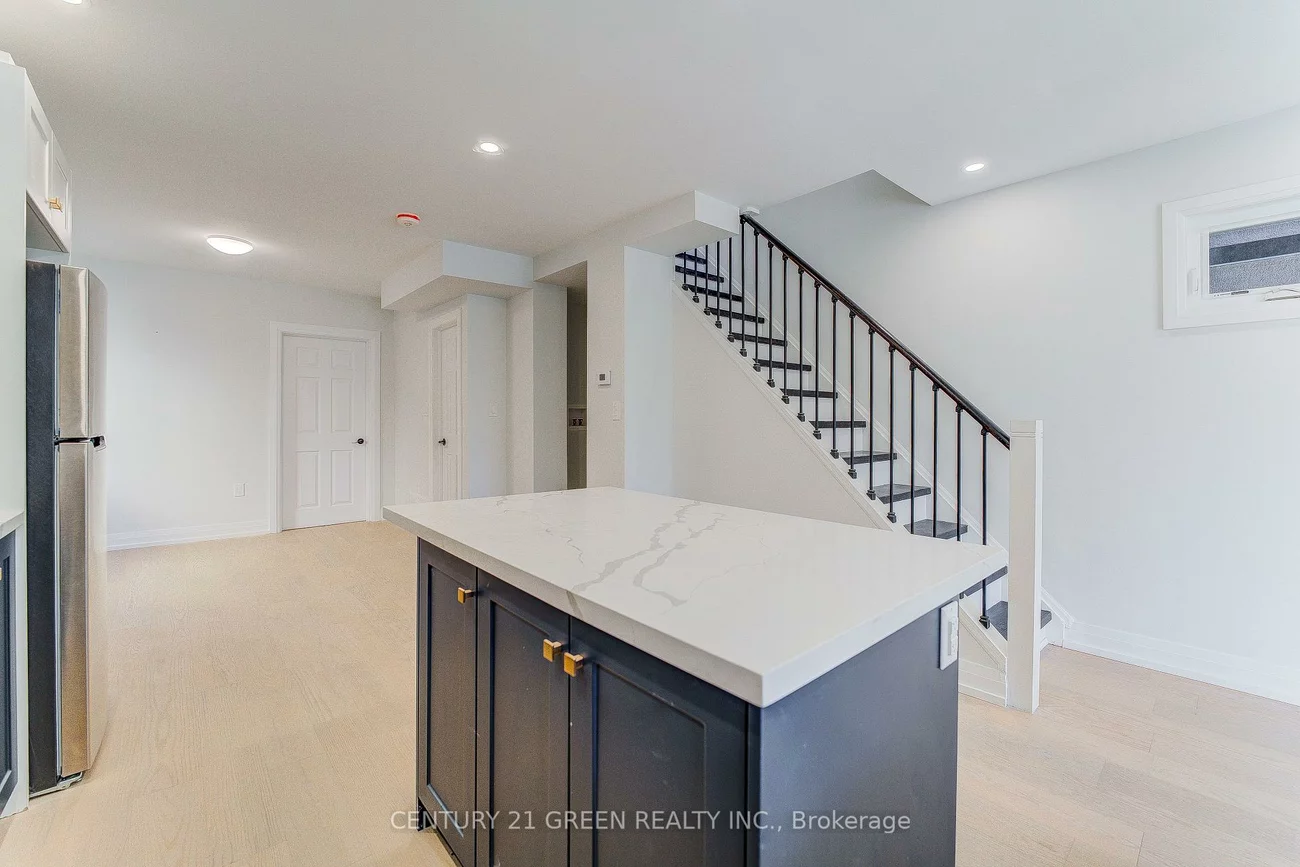 259, Robina, Oakwood Village, Toronto