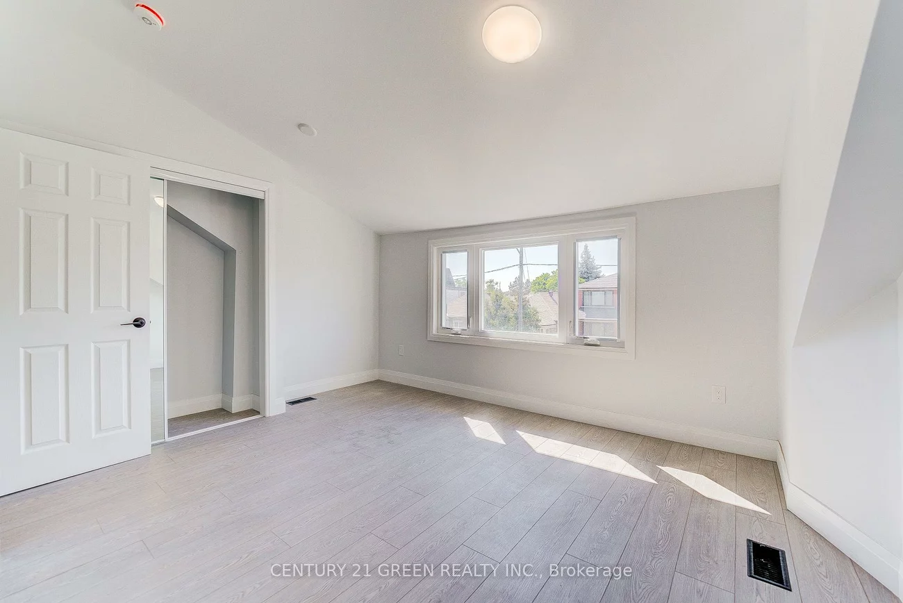 259, Robina, Oakwood Village, Toronto