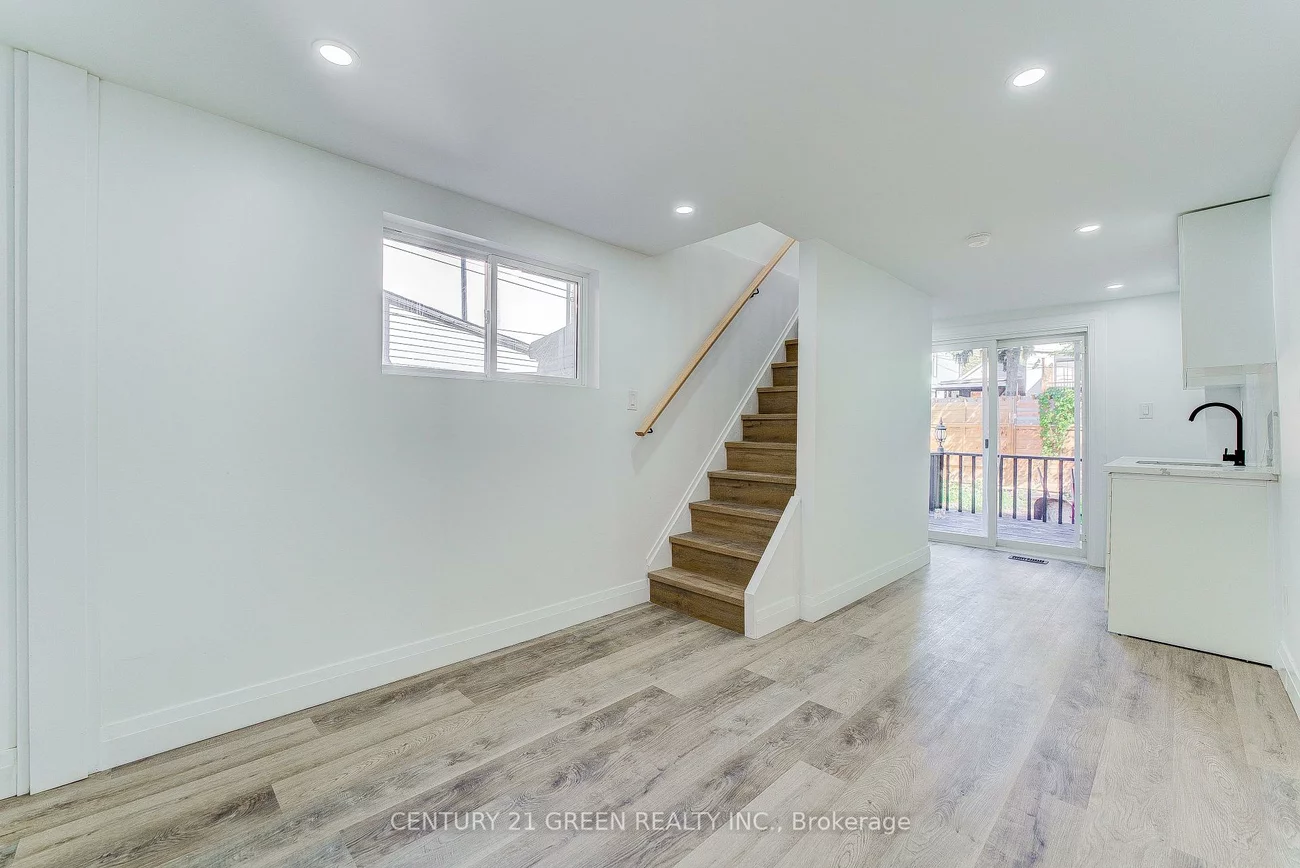 259, Robina, Oakwood Village, Toronto