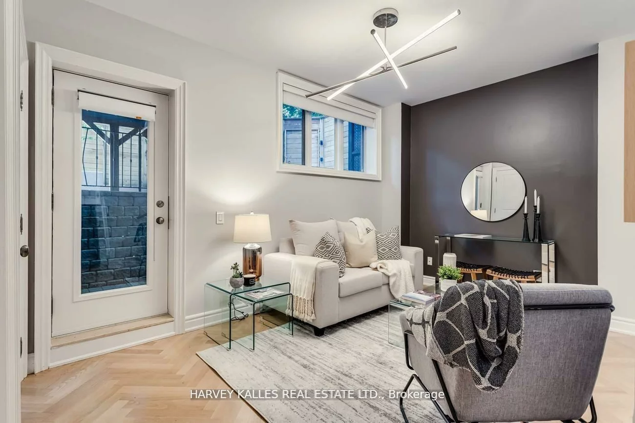 106, Belmont, Annex, Toronto