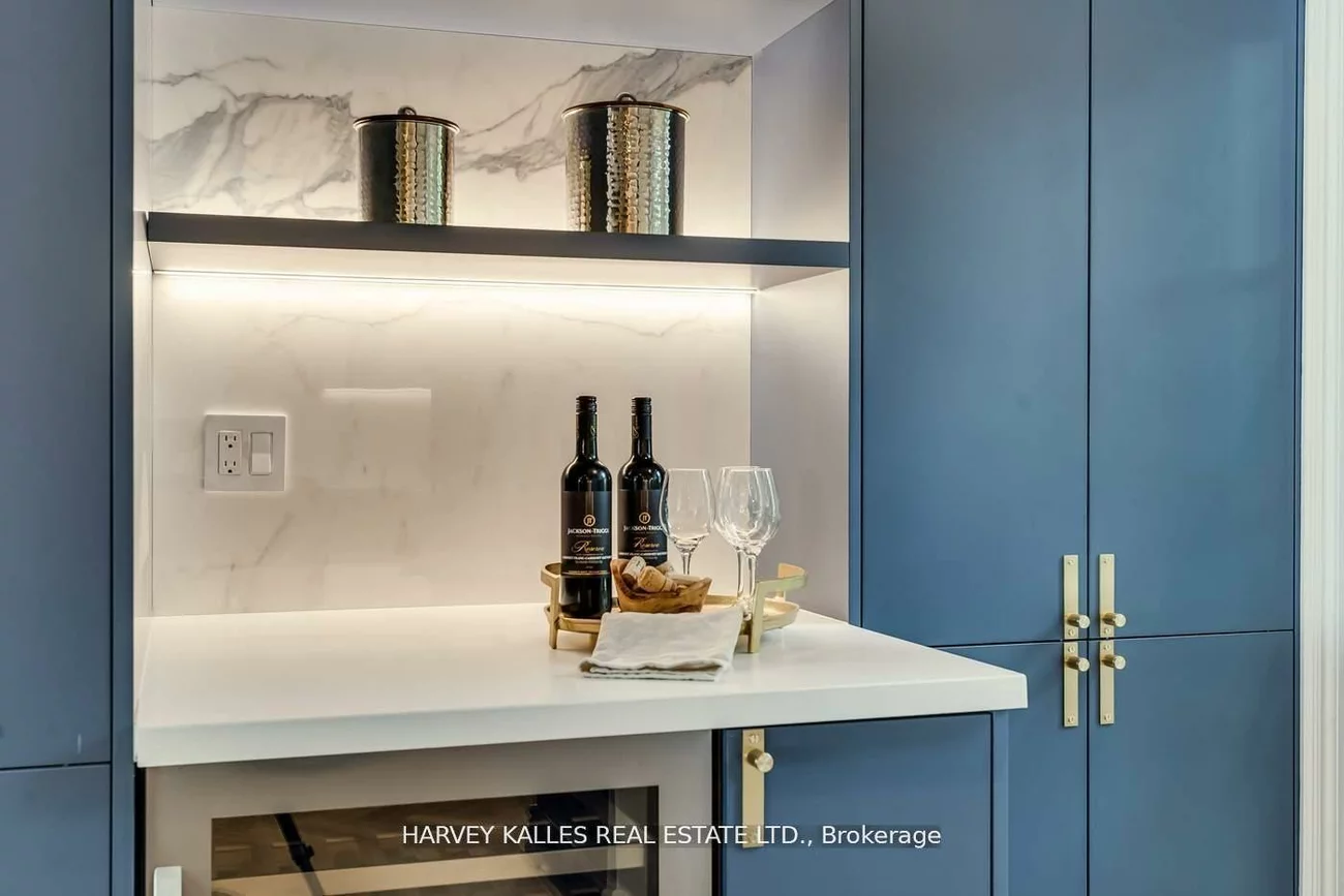 106, Belmont, Annex, Toronto