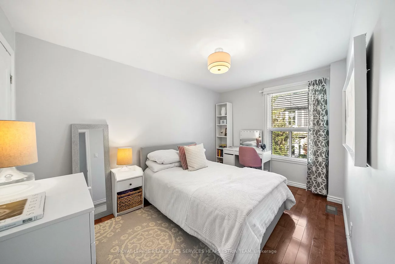 25, Bishop, Annex, Toronto