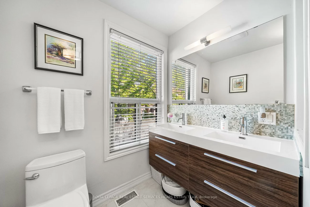 25, Bishop, Annex, Toronto