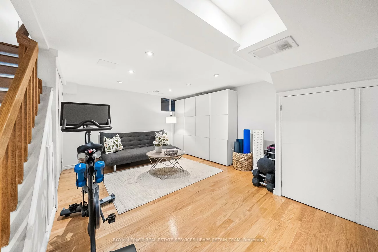 25, Bishop, Annex, Toronto