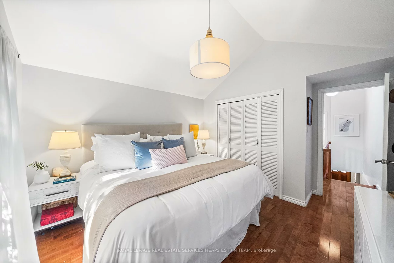 25, Bishop, Annex, Toronto