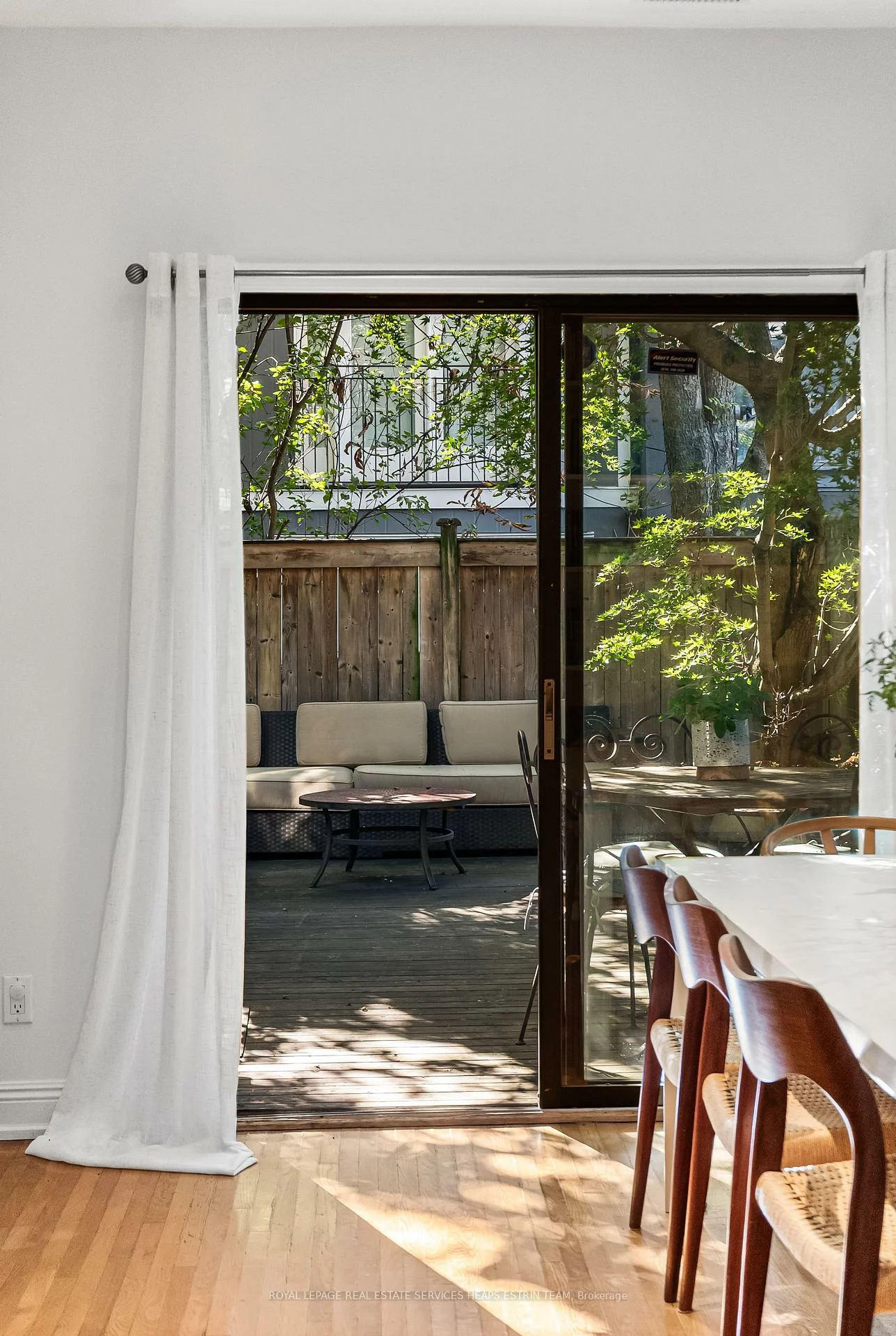 25, Bishop, Annex, Toronto