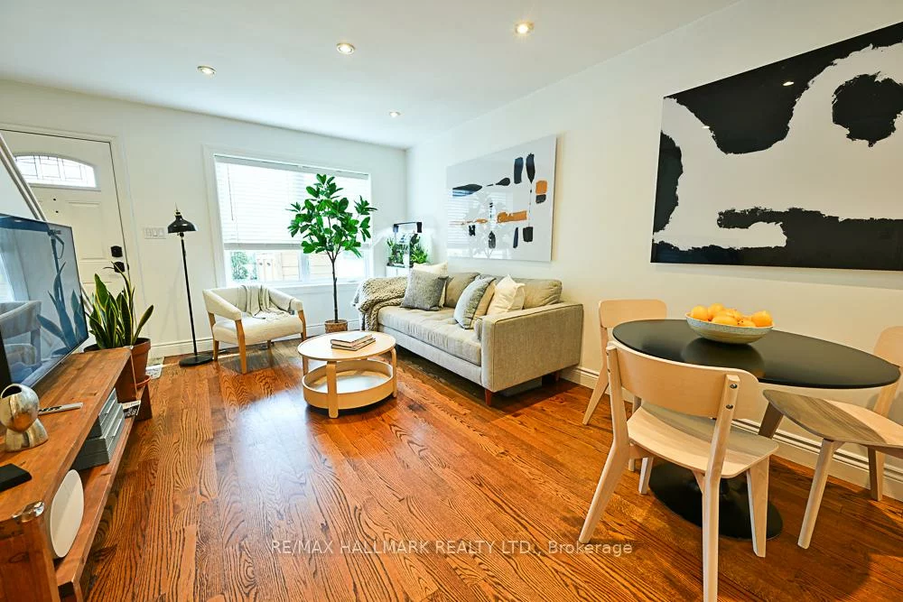 3318, Bathurst, Englemount-Lawrence, Toronto