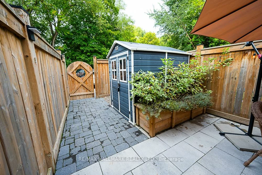 3318, Bathurst, Englemount-Lawrence, Toronto