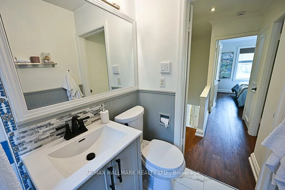 3318, Bathurst, Englemount-Lawrence, Toronto