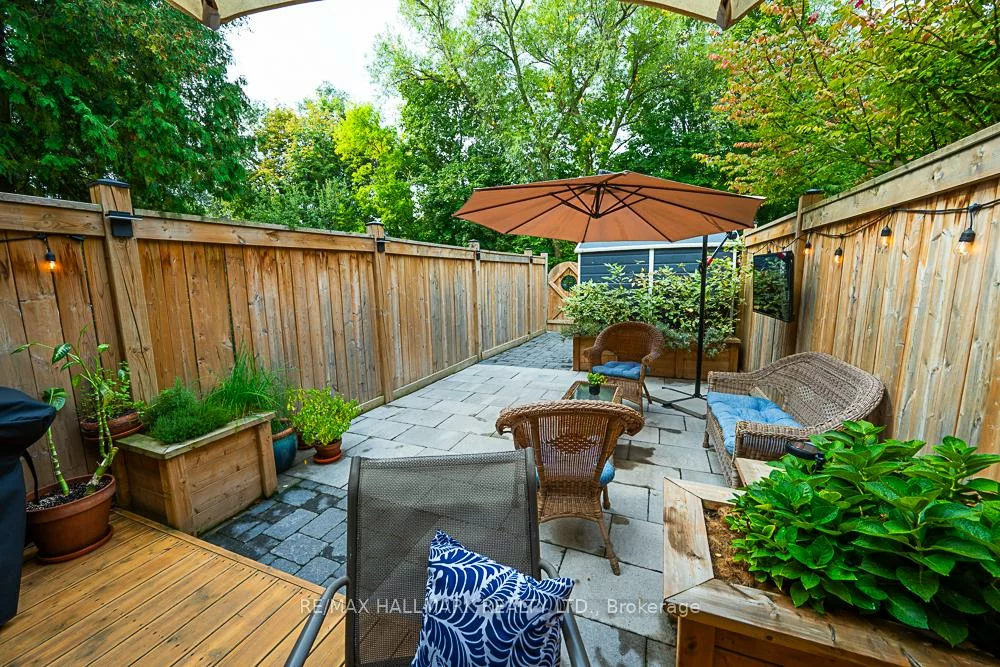 3318, Bathurst, Englemount-Lawrence, Toronto