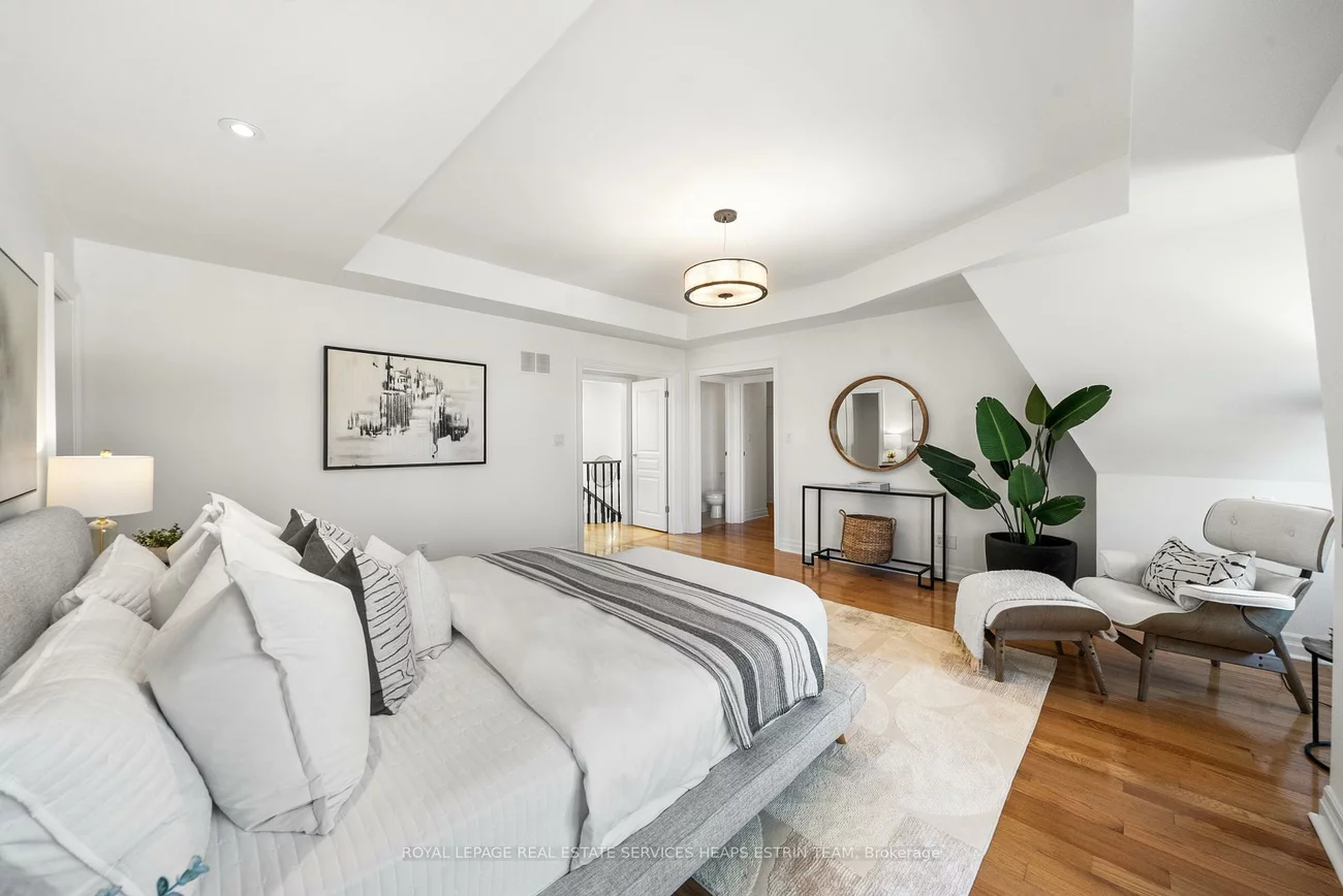 507, Broadway, Leaside, Toronto