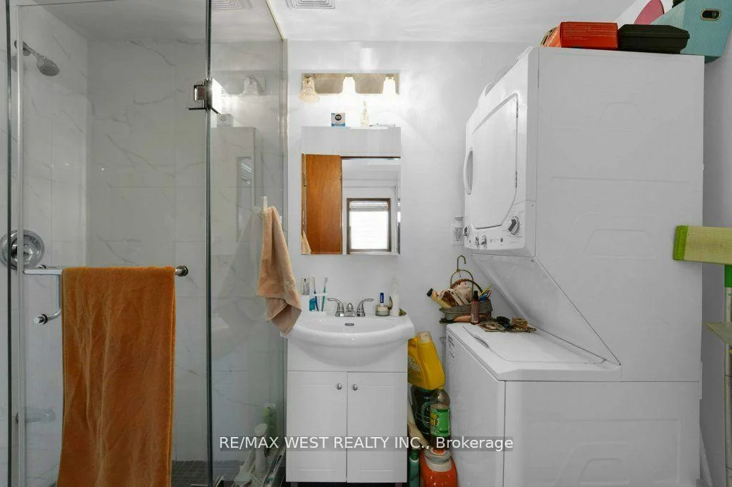 225, Oakwood, Oakwood Village, Toronto