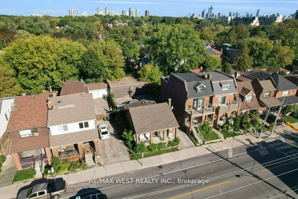 225, Oakwood, Oakwood Village, Toronto
