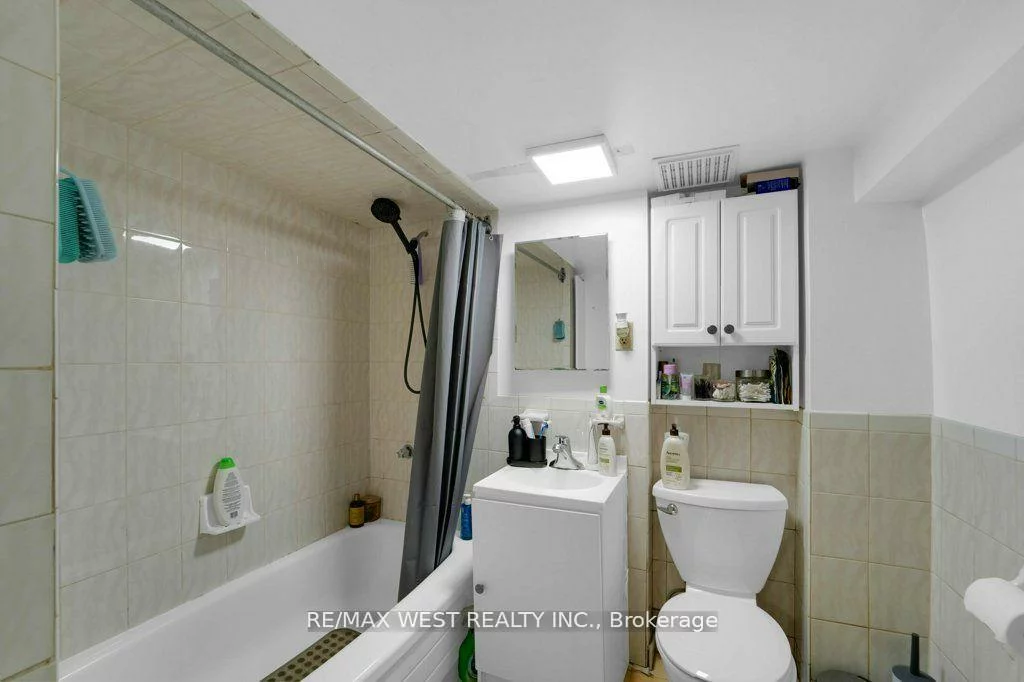 225, Oakwood, Oakwood Village, Toronto