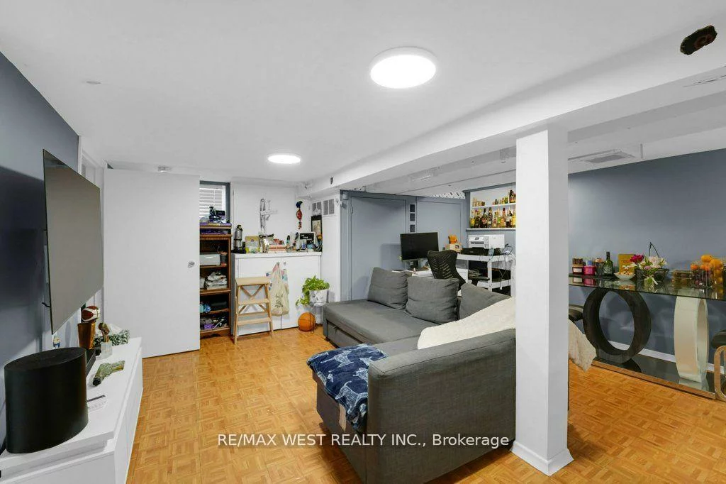 225, Oakwood, Oakwood Village, Toronto