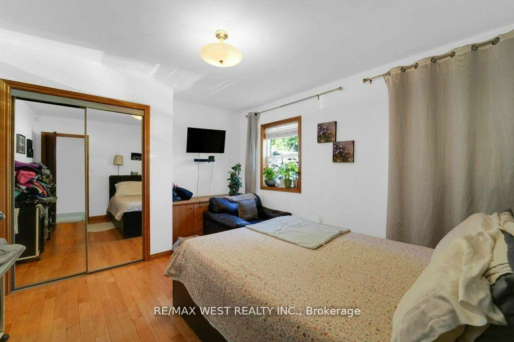 225, Oakwood, Oakwood Village, Toronto
