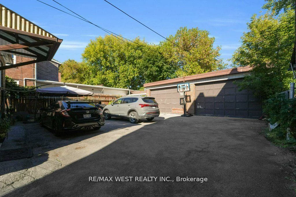 225, Oakwood, Oakwood Village, Toronto
