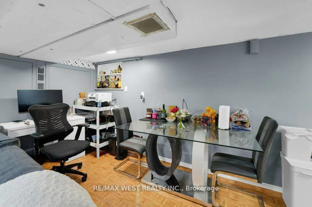225, Oakwood, Oakwood Village, Toronto
