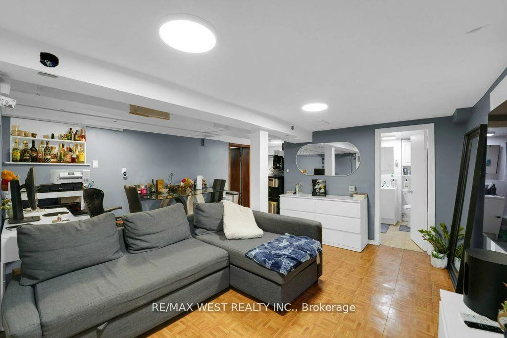 225, Oakwood, Oakwood Village, Toronto