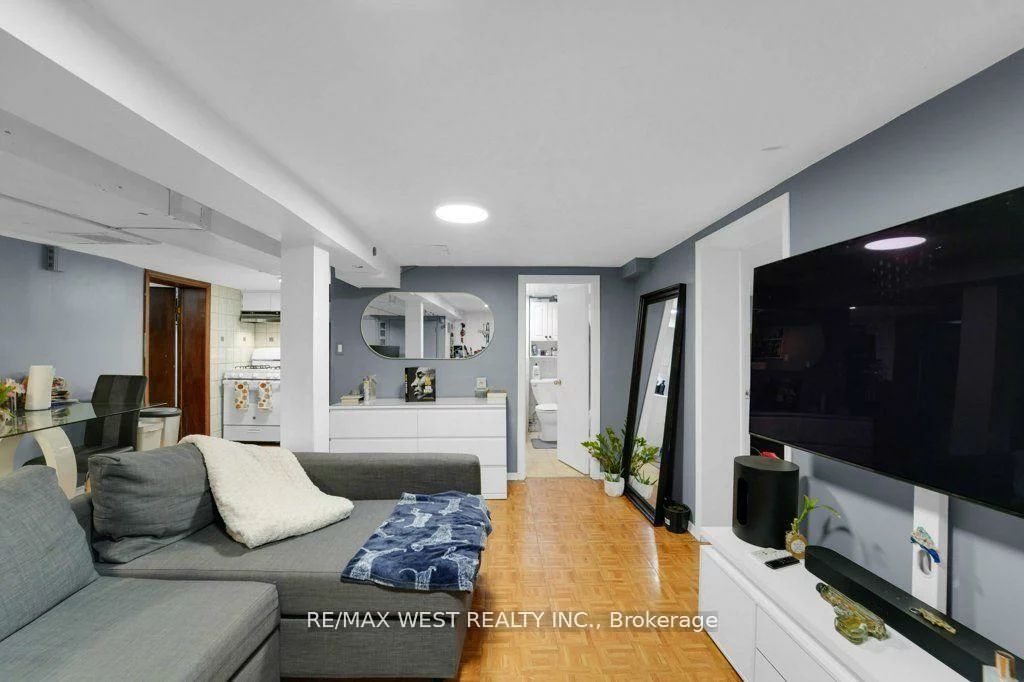 225, Oakwood, Oakwood Village, Toronto