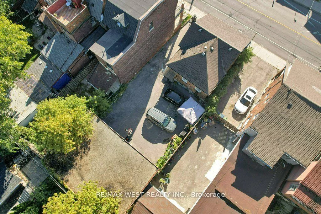 225, Oakwood, Oakwood Village, Toronto