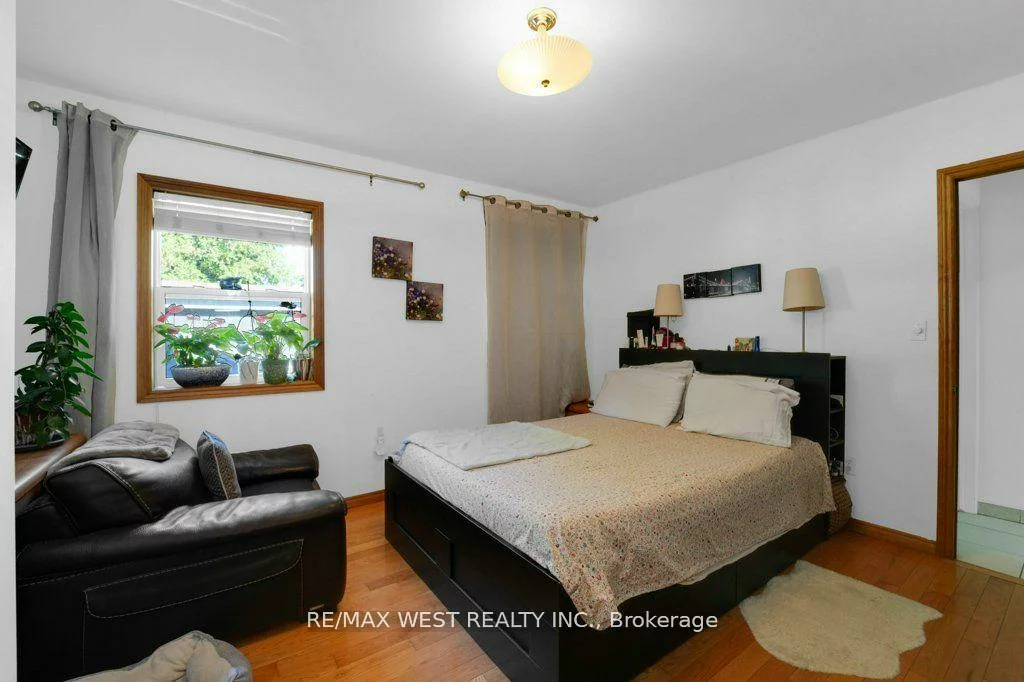 225, Oakwood, Oakwood Village, Toronto