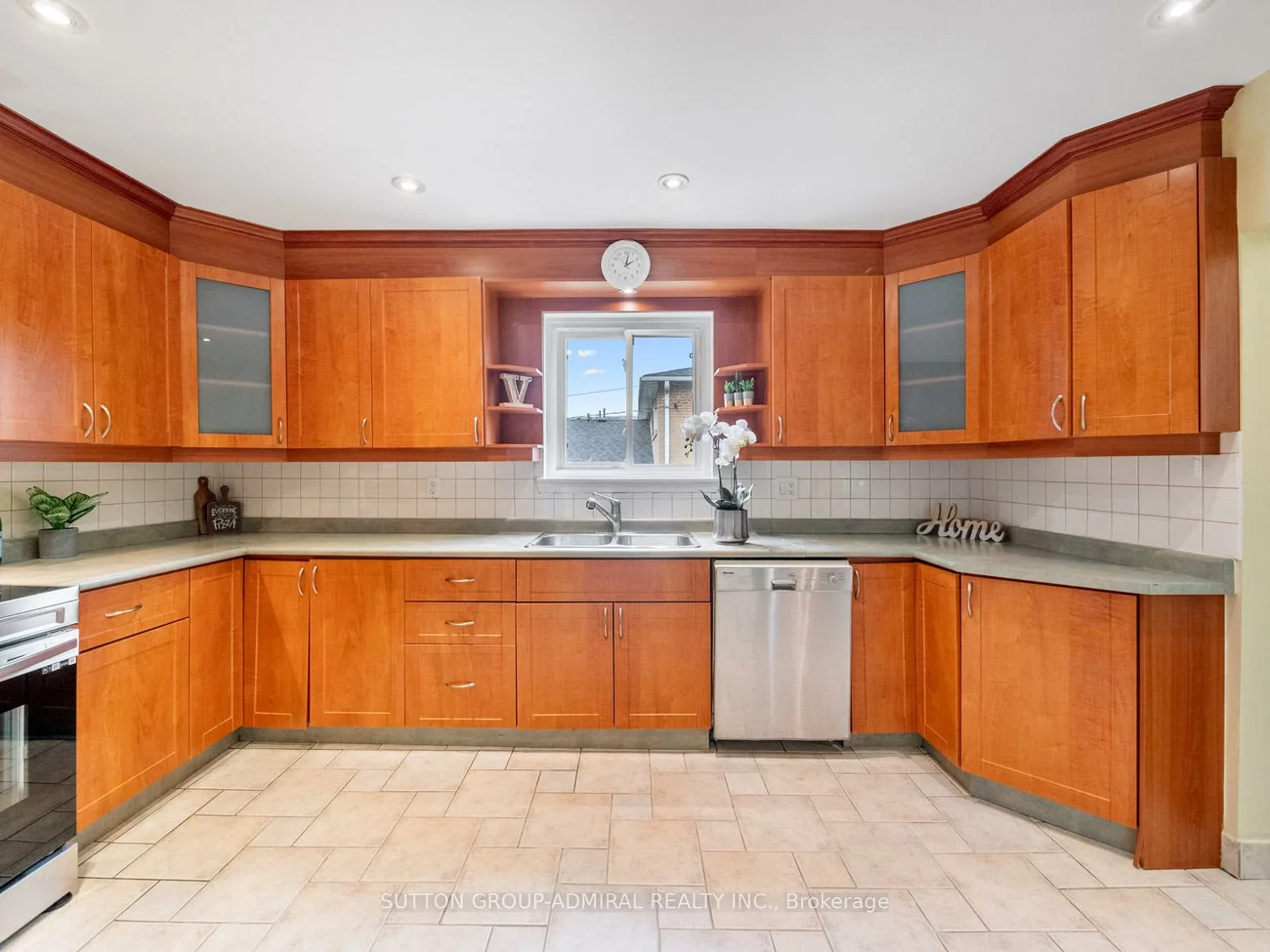 135, Elise, Newtonbrook West, Toronto