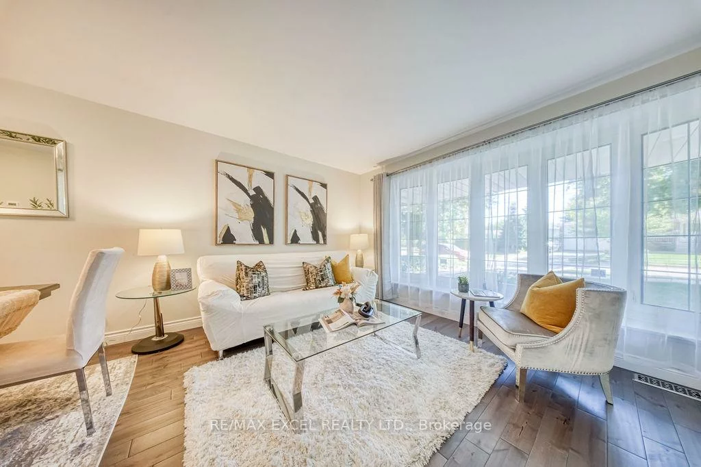 61, Corning, Don Valley Village, Toronto