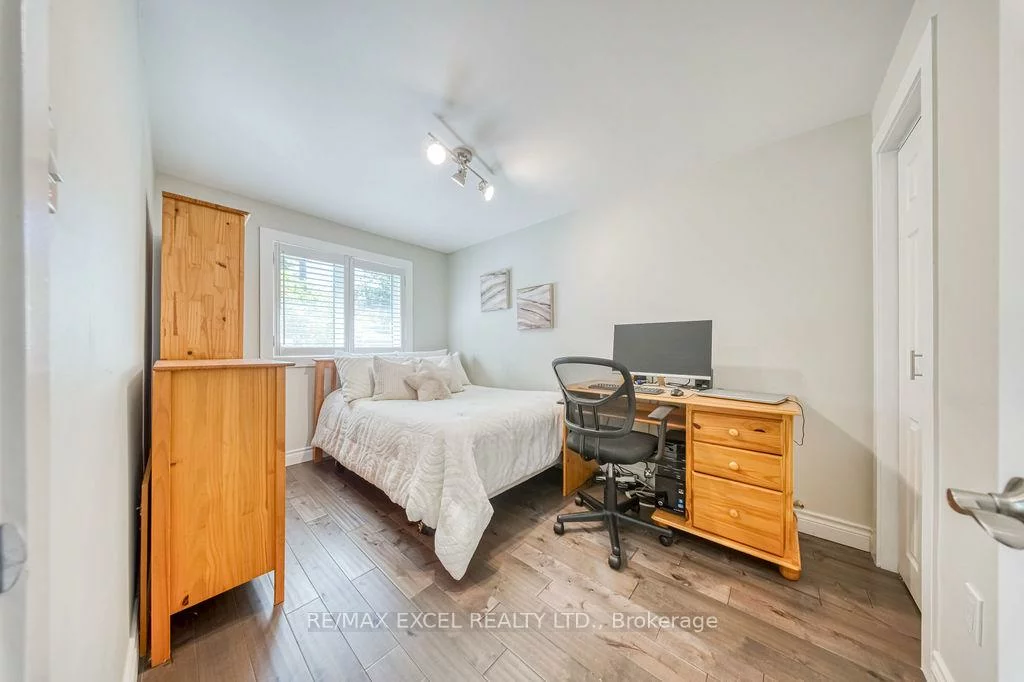 61, Corning, Don Valley Village, Toronto