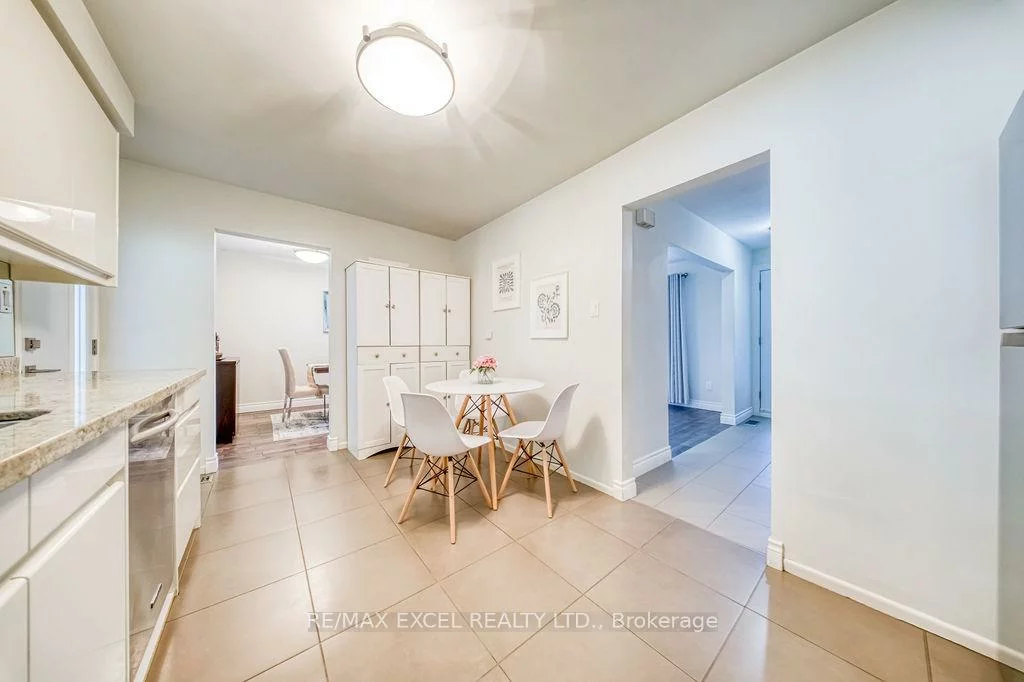61, Corning, Don Valley Village, Toronto