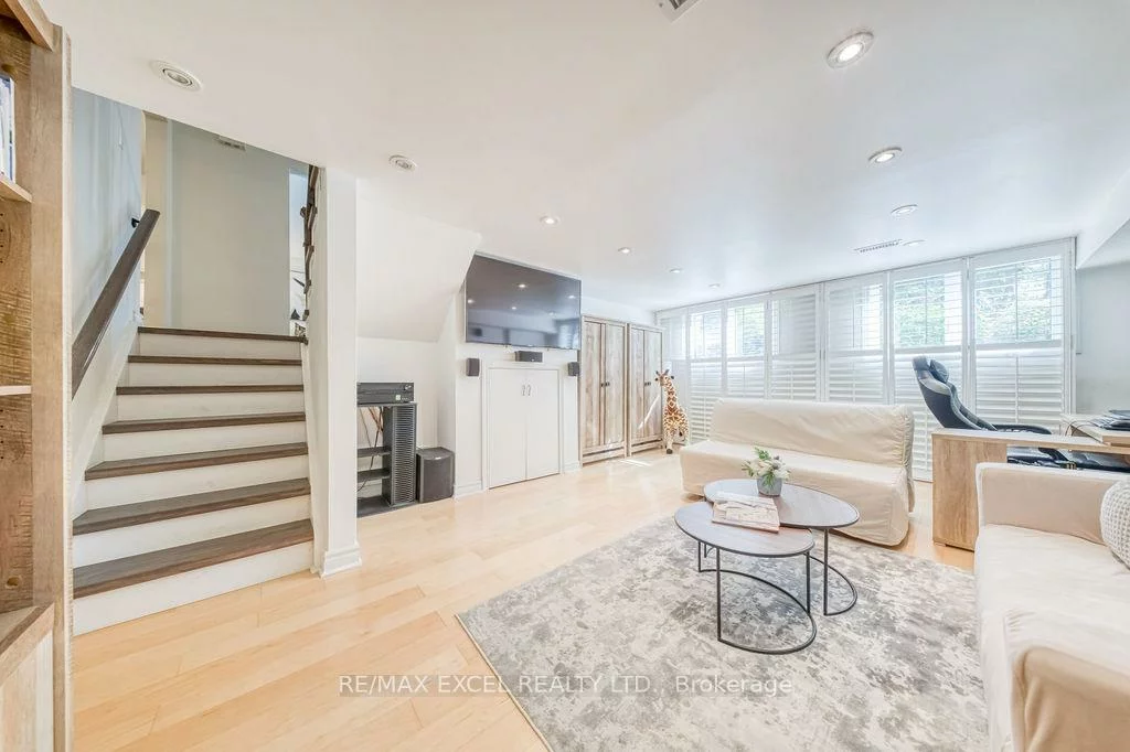 61, Corning, Don Valley Village, Toronto