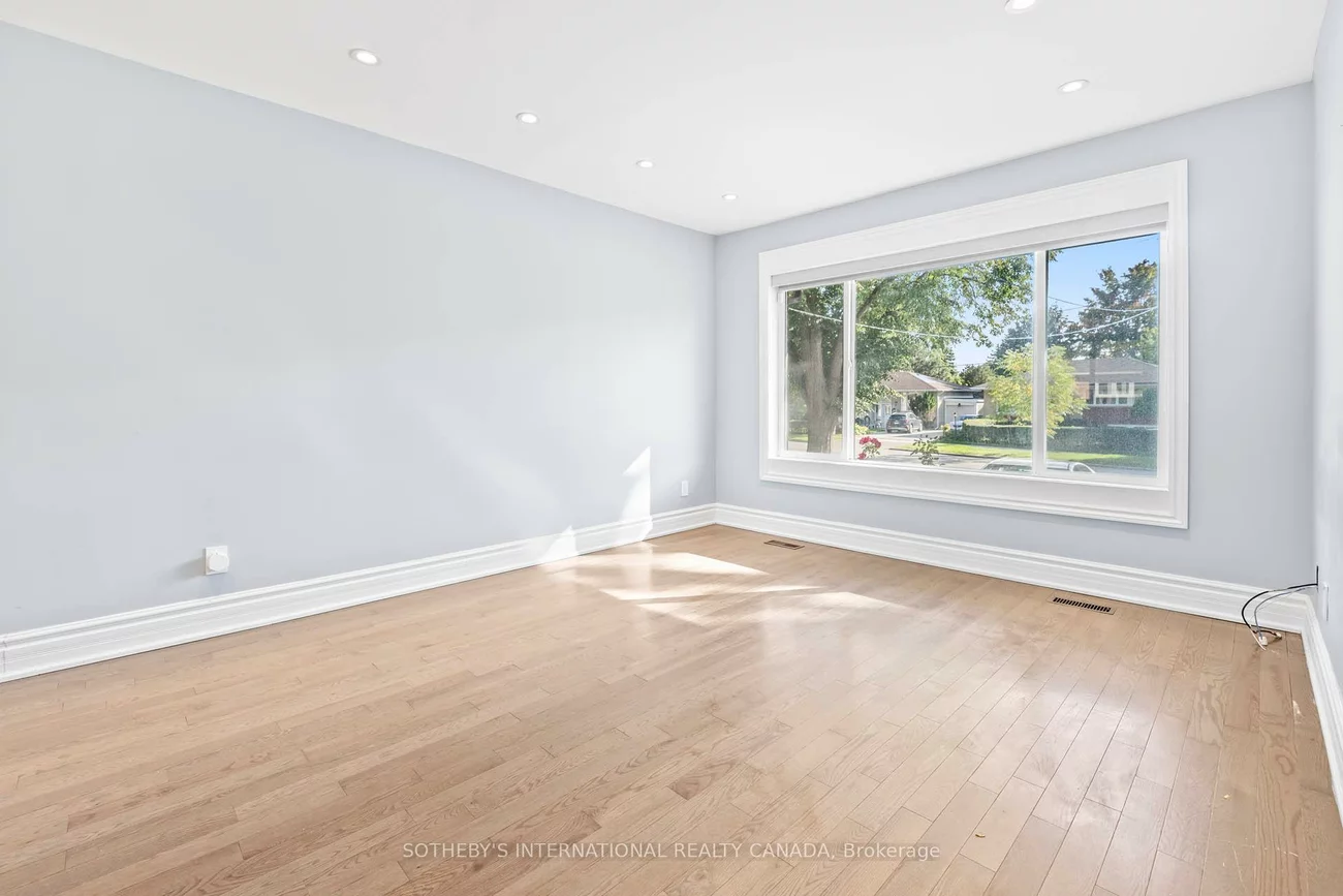 108, Lynedock, Parkwoods-Donalda, Toronto