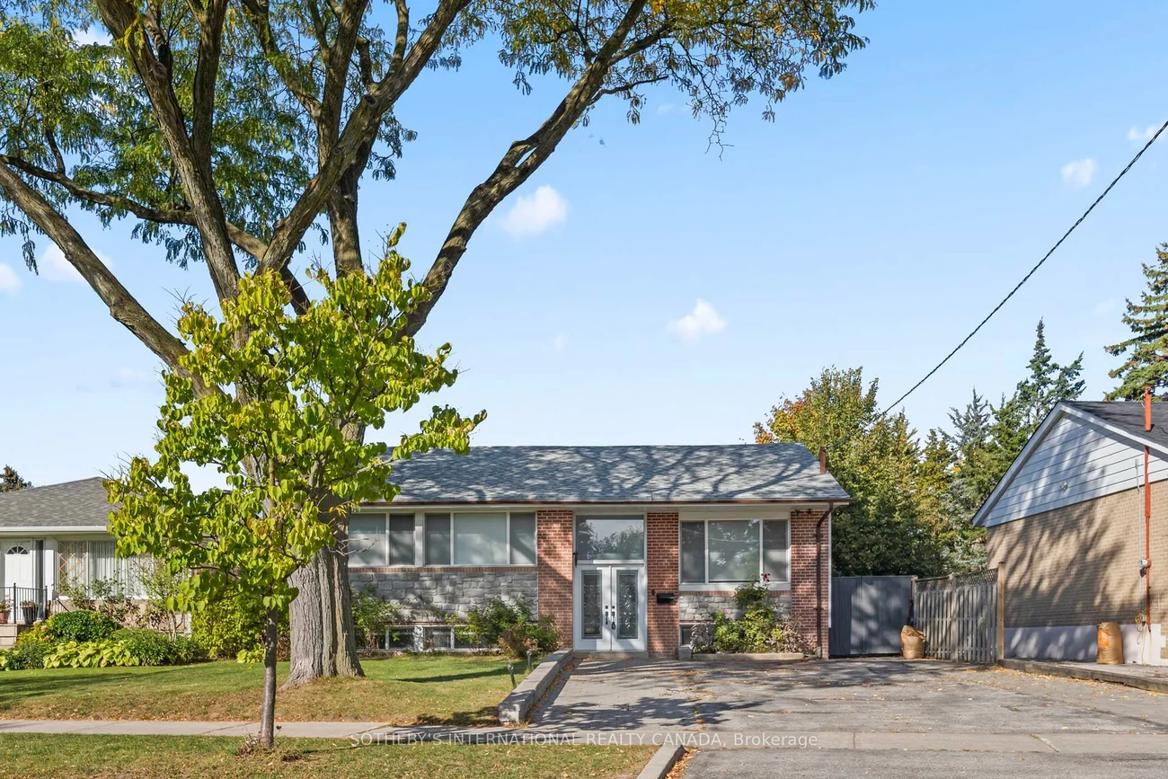 108, Lynedock, Parkwoods-Donalda, Toronto