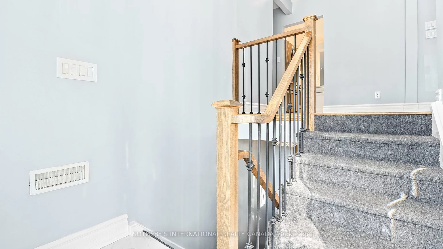 108, Lynedock, Parkwoods-Donalda, Toronto