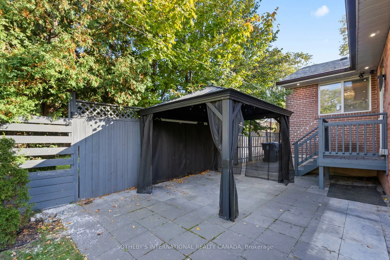 108, Lynedock, Parkwoods-Donalda, Toronto