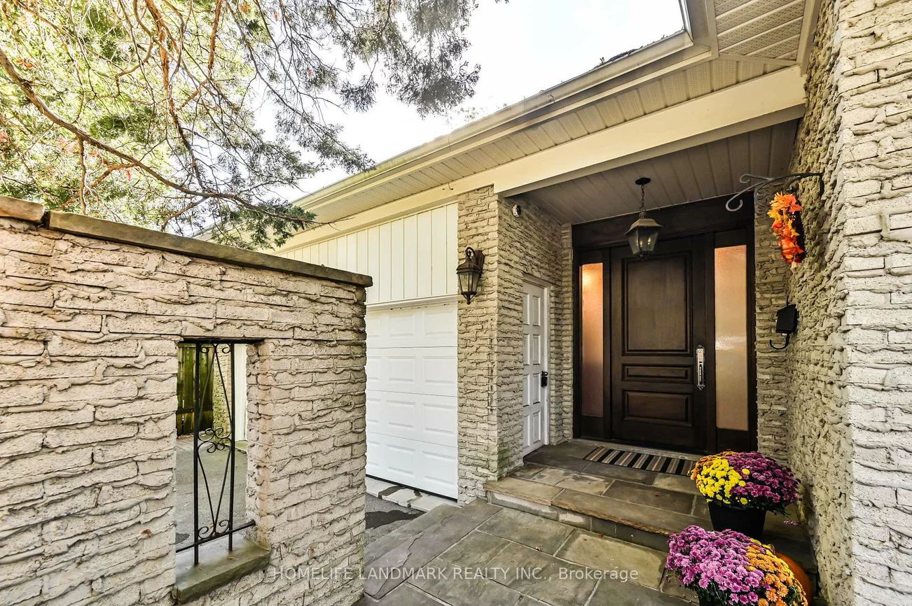 10, Loganberry, Hillcrest Village, Toronto