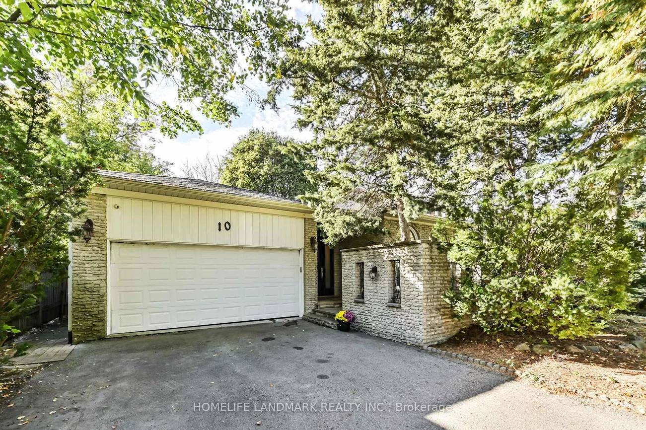 10, Loganberry, Hillcrest Village, Toronto