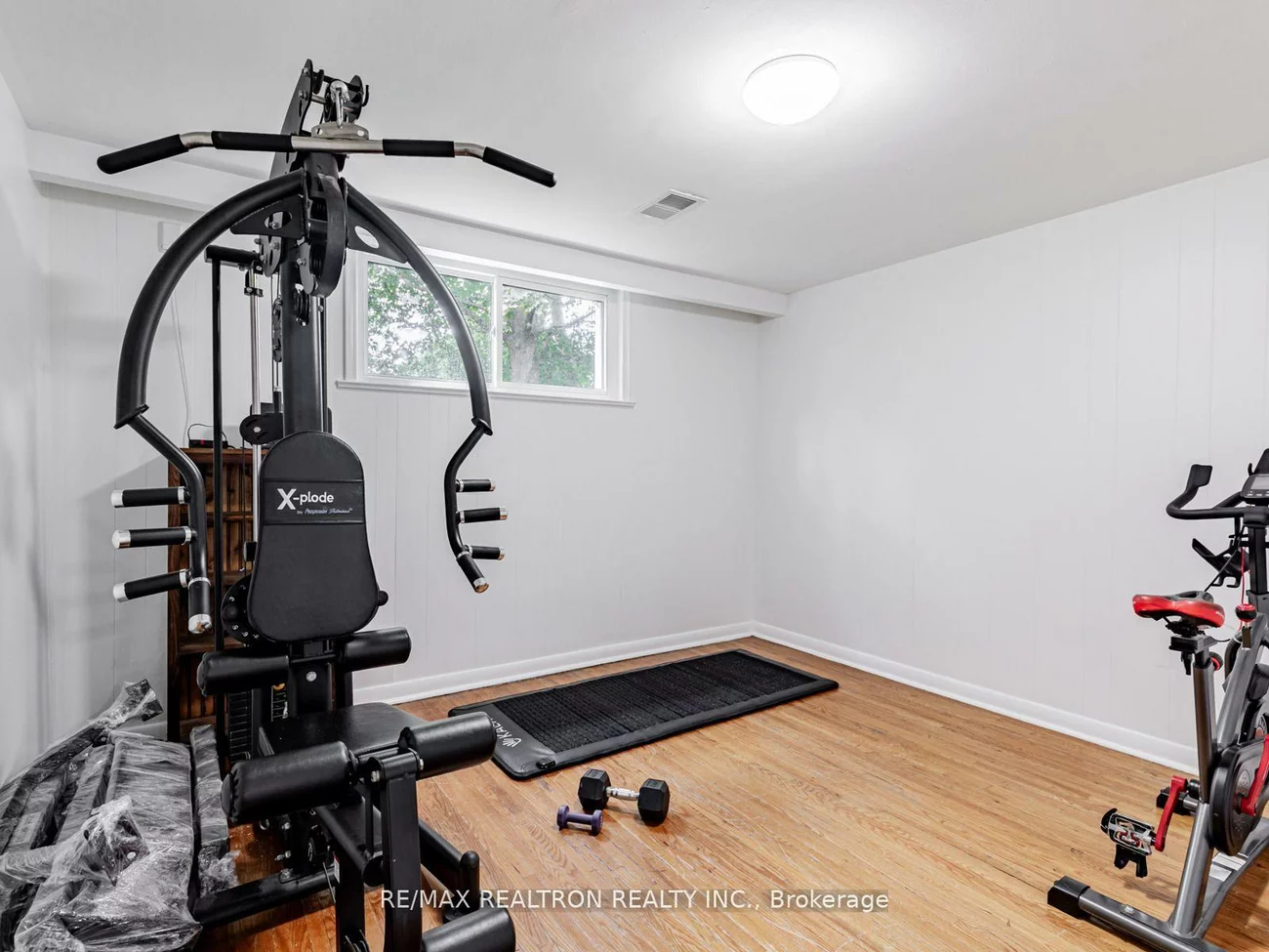 4, Chater, Englemount-Lawrence, Toronto