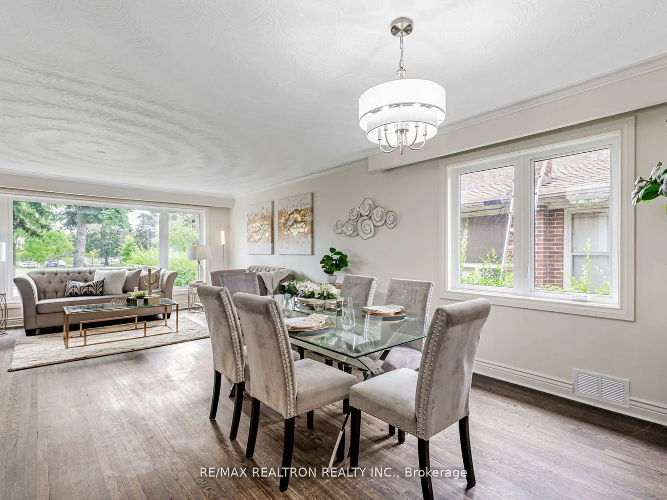 4, Chater, Englemount-Lawrence, Toronto