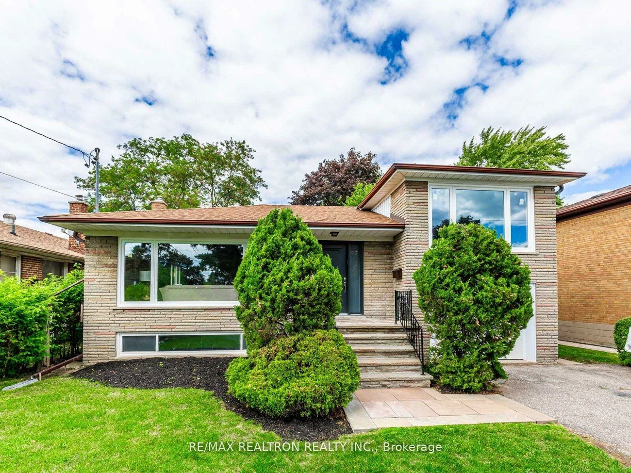 4, Chater, Englemount-Lawrence, Toronto