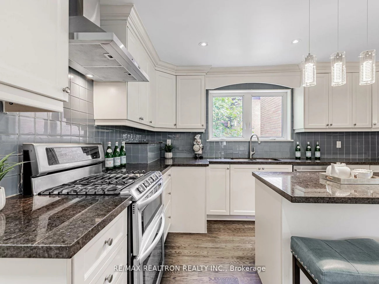 4, Chater, Englemount-Lawrence, Toronto