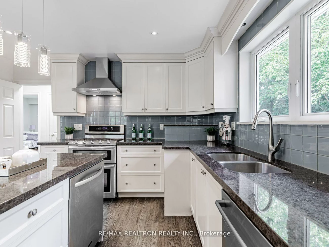 4, Chater, Englemount-Lawrence, Toronto