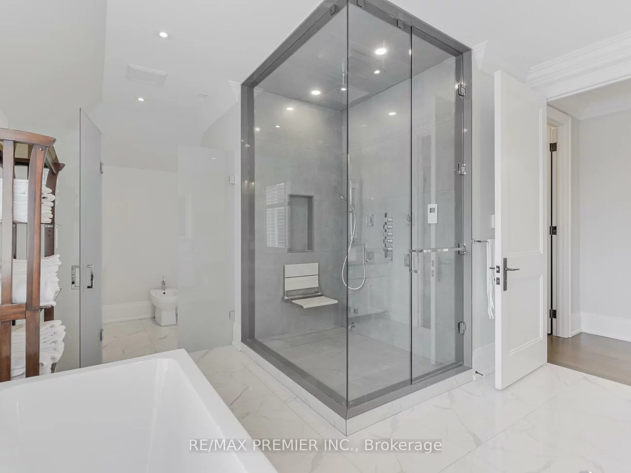 111, Codsell, Bathurst Manor, Toronto