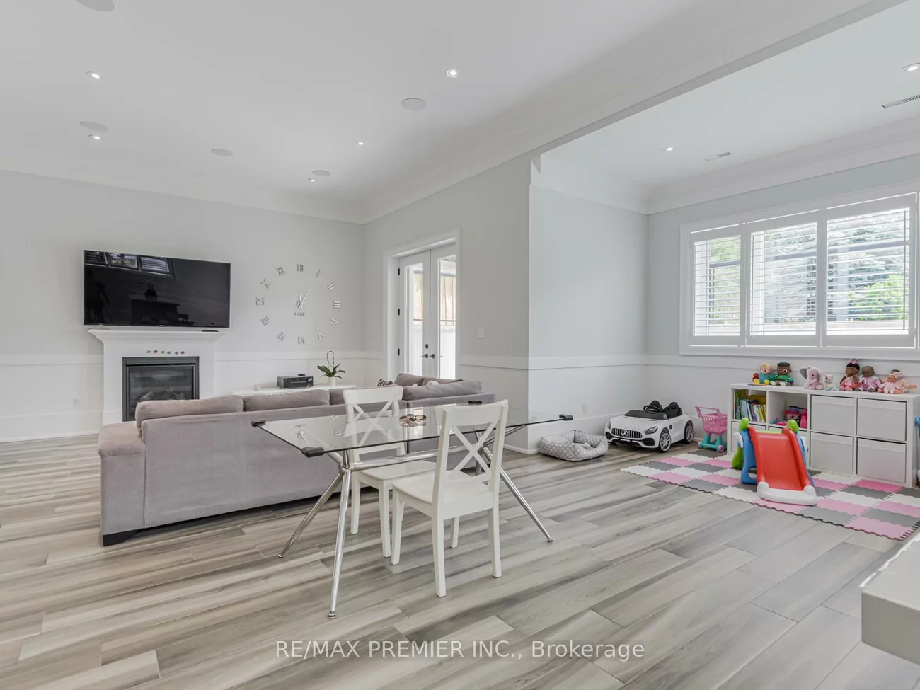 111, Codsell, Bathurst Manor, Toronto